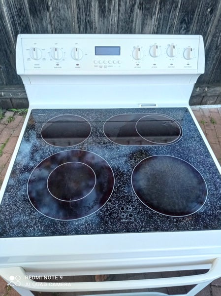 Fisher and Paykel freestanding ceramic stove Carousel 1
