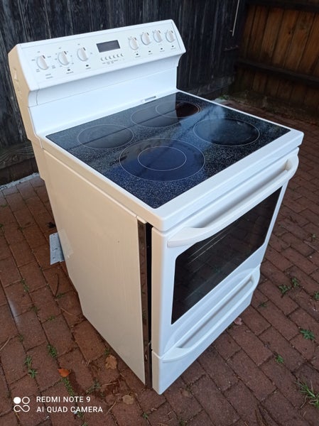 Fisher and Paykel freestanding ceramic stove Carousel 6