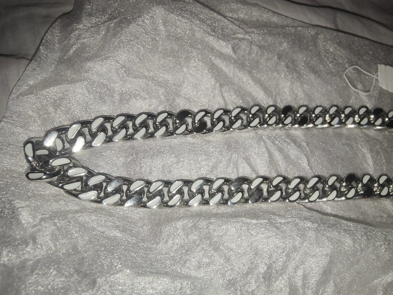Guess Mainline X Culture Kings Glow In The Dark Necklace / Curb Chain Carousel 6