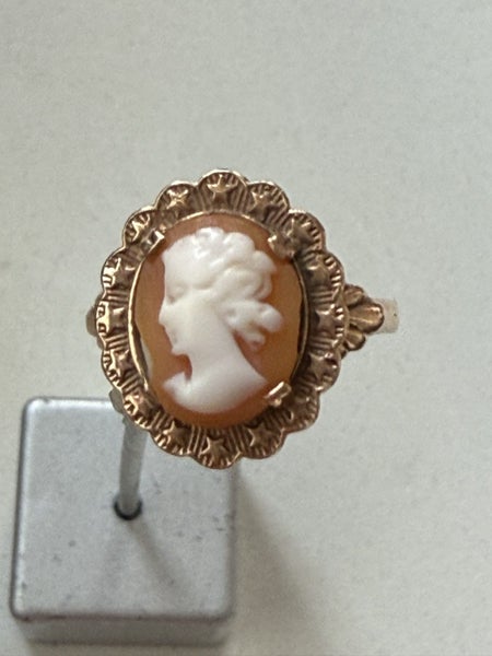 9ct Gold Cameo Ring Antique Carousel 1