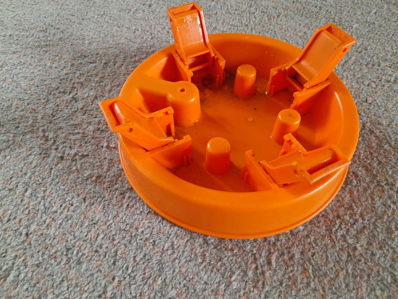 Chicken feeder Carousel 2