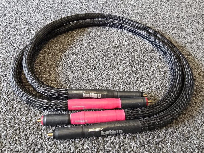Antipodes Katipo RCA 1m long Carousel 1