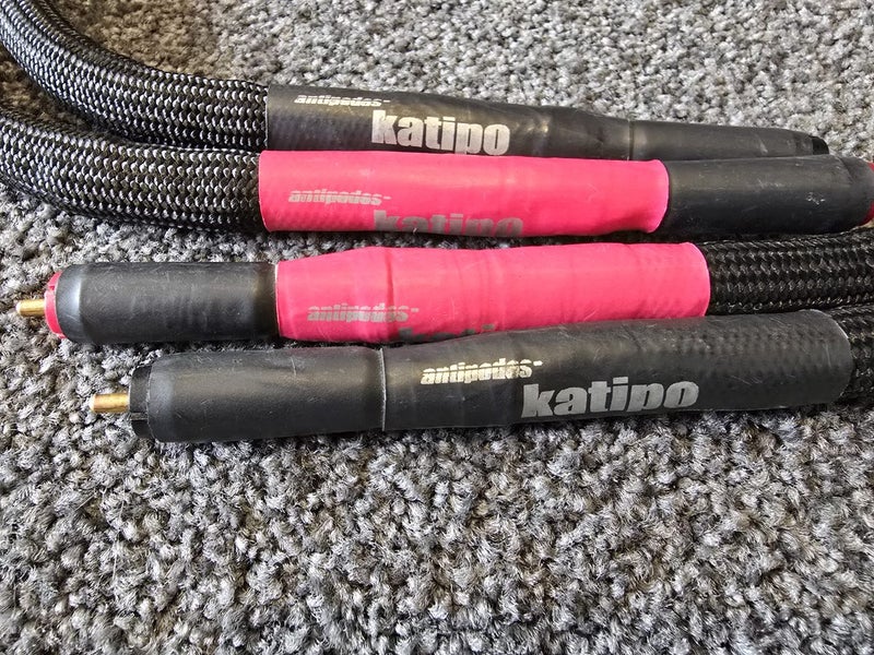 Antipodes Katipo RCA 1m long Carousel 2