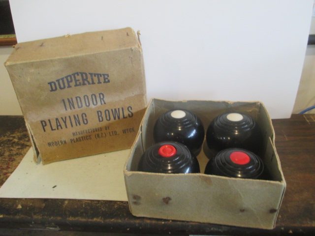 INDOOR BOWLS NZ MADE DUPERITE. ORIGINAL BOX Carousel 1