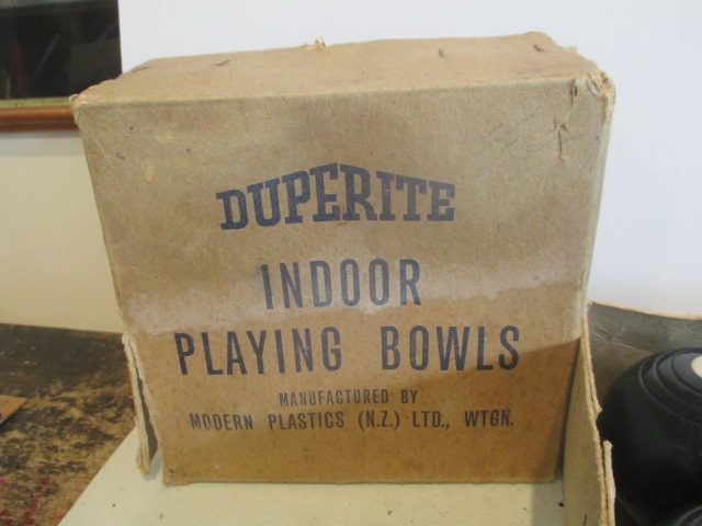 INDOOR BOWLS NZ MADE DUPERITE. ORIGINAL BOX Carousel 2