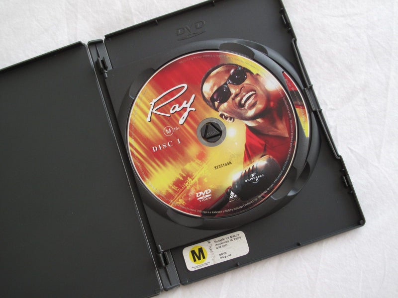 RAY (Jamie Foxx) DVD :)64538562684418112