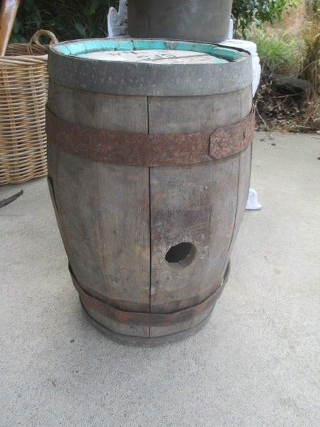 BARREL ANTIQUE OAK ..41/4 GALLON? Carousel 1