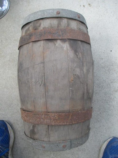 BARREL ANTIQUE OAK ..41/4 GALLON? Carousel 5