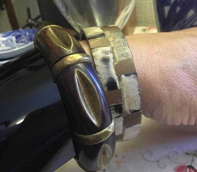 Two VINTAGE Wood Brass & Horn Bangles Carousel 1