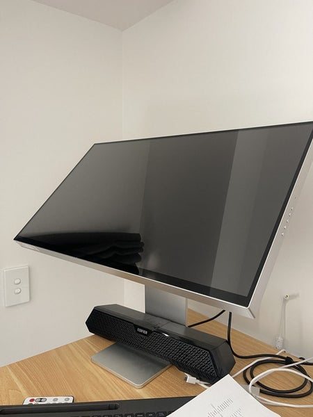 Iplaoe 4K Fast IPS 144k Gaming or Studio Monitor 3840 x 2160 pix HDMI Type C Carousel 9