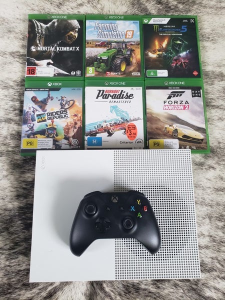 Xbox one and game bundle Carousel 1