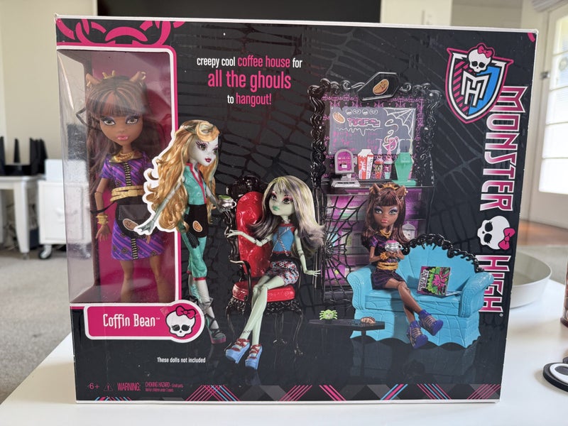 Monster High Coffin Bean set Carousel 1