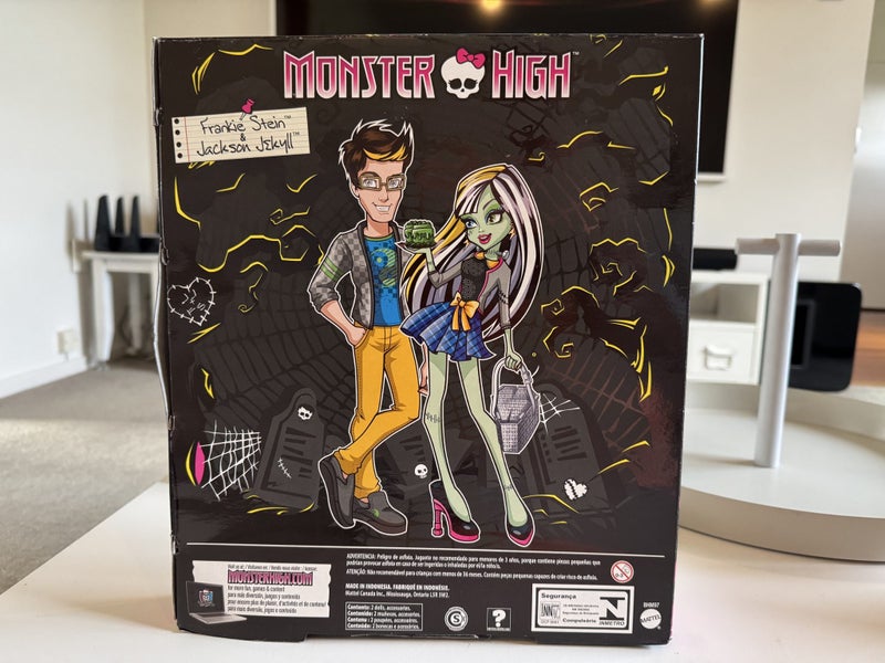 Monster High Frankie Stein and Jackson Jekyll 2 pack Carousel 2