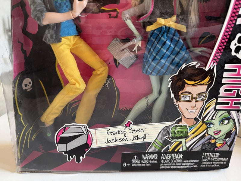 Monster High Frankie Stein and Jackson Jekyll 2 pack Carousel 5