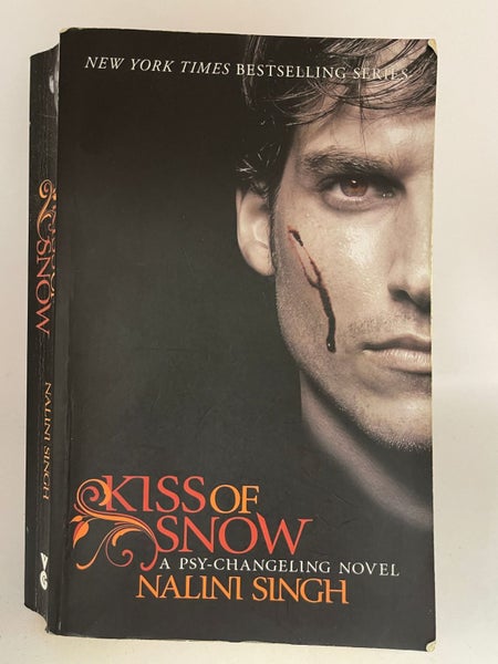Kiss of Snow by Nalini Singh Carousel 1