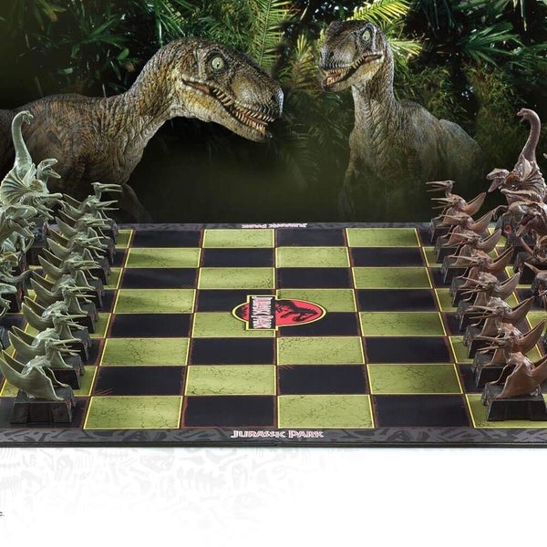 The Noble Collection Jurassic Park Chess Set Carousel 2