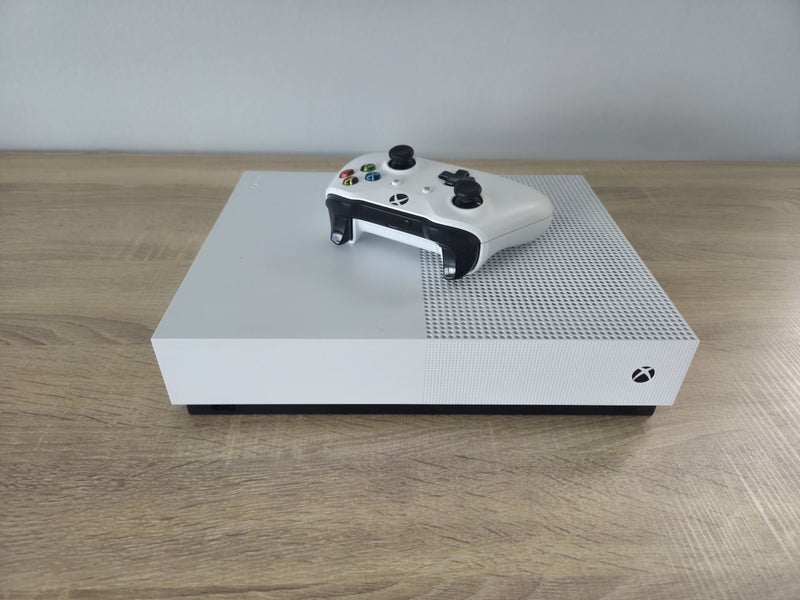 Xbox One S Console + Controller Carousel 2
