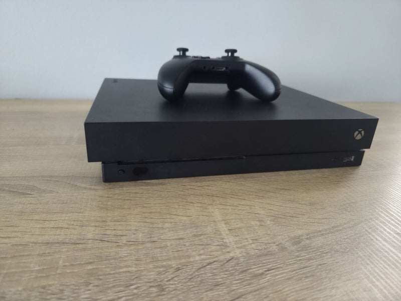 Xbox One X Console + Controller Carousel 2