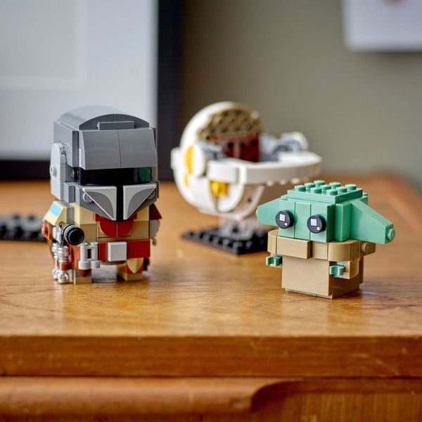 LEGO BrickHeadz Star Wars The Mandalorian & The Child 75317 'Baby Yoda' Building Carousel 3