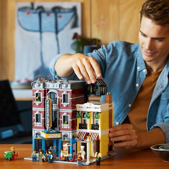 LEGO Icons Jazz Club 10312 Building Set for Adults and Teens, A Collectible Gift Carousel 2
