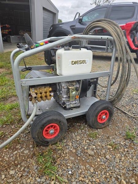 Diesel water blaster 3500psi high flow Commercial range Carousel 1