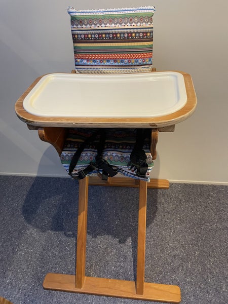 High chair Carousel 1