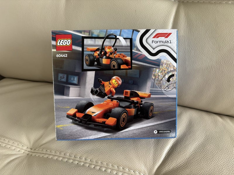 LEGO City F1 Driver with McLaren Race Car ~Ping available~ Carousel 2