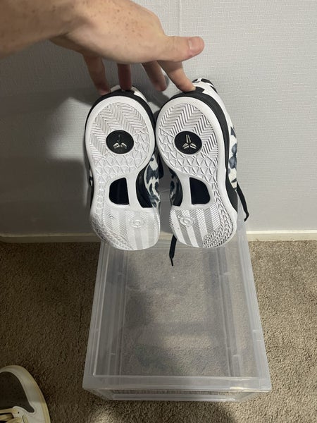Kobe 8 Protro “Mamabacita” Carousel 6