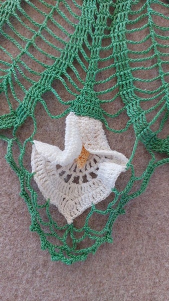 Lily crochet tablemat Carousel 1