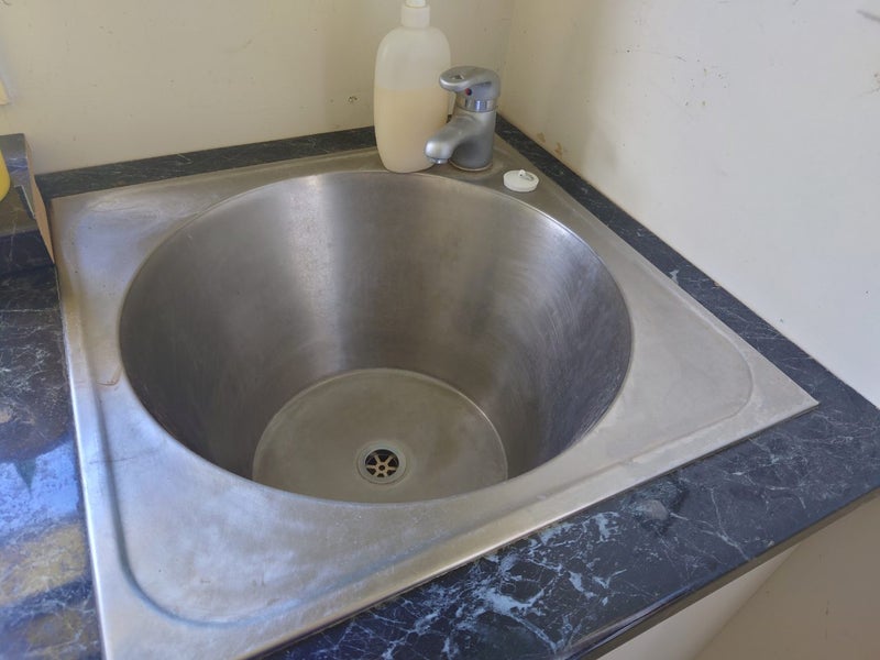 Laundry Bench with Cupboards and Tub Carousel 2