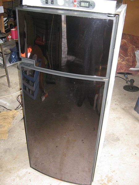 PARTS AVAILABLE FOR DOMETIC FRIDGE FREEZER WORKS ONLY ON 240 VOLTS Carousel 1