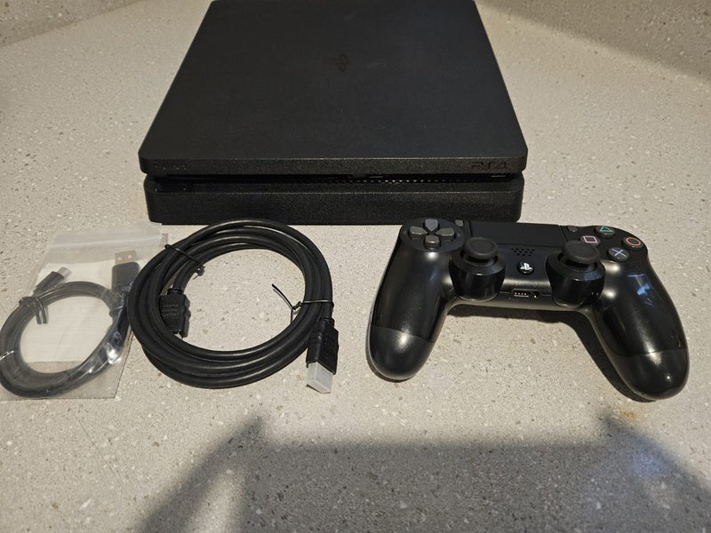 PS4 SLIM GREAT CONDITION Carousel 1