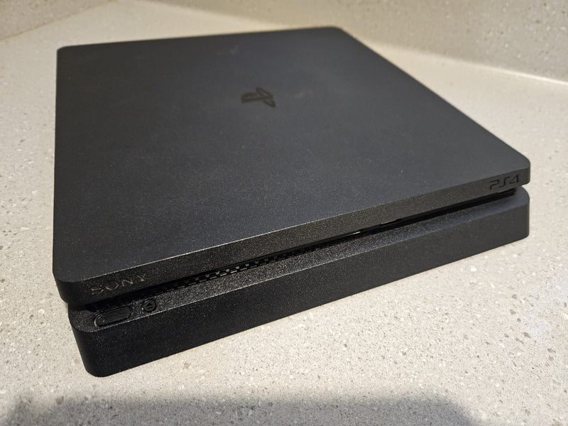 PS4 SLIM GREAT CONDITION Carousel 5