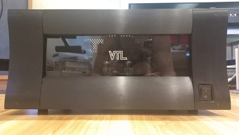 VTL ST-150 Amplifier Carousel 2