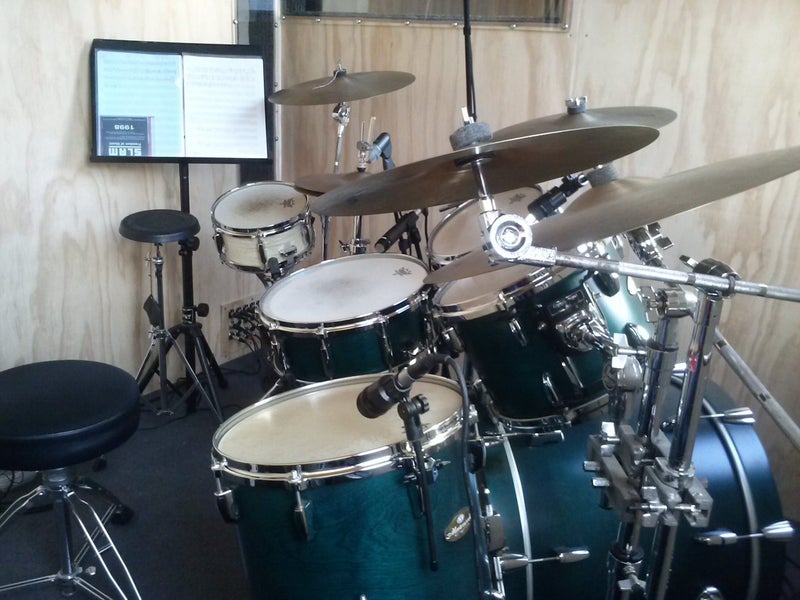 Pearl Masterworks 5 peice drum kit.628632354626571111
