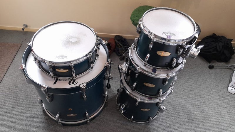 Pearl Masterworks 5 peice drum kit.62863235462657112