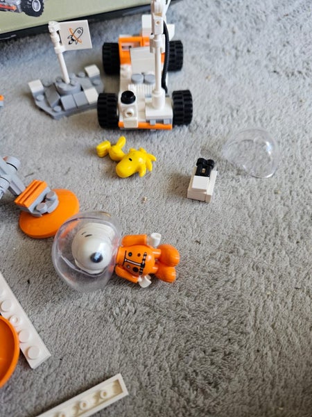 Snoopy Space Building Blocks Carousel 3