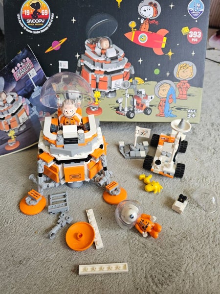 Snoopy Space Building Blocks Carousel 1