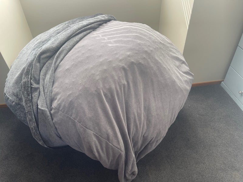 Beautiful South Bed in a bag Queen size. Carousel 5