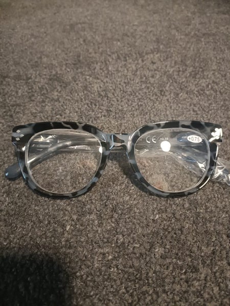Reading Glasses +0.75 Carousel 1
