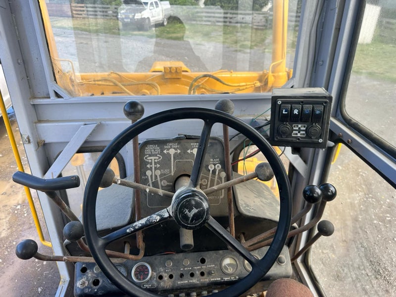 John Deere 570a grader ONO Carousel 4