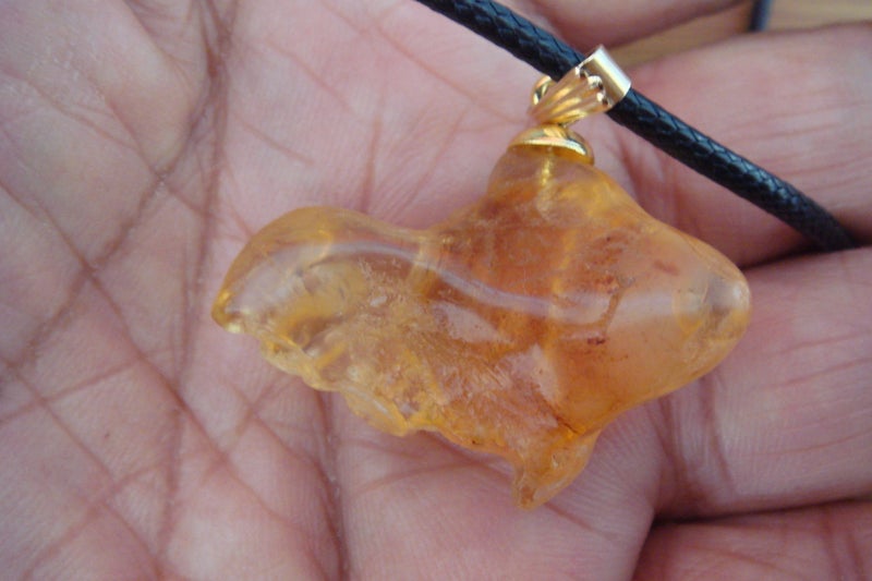 High Quality Clear Light Golden Kauri Gum Goldfish Pendant Necklace Carousel 8