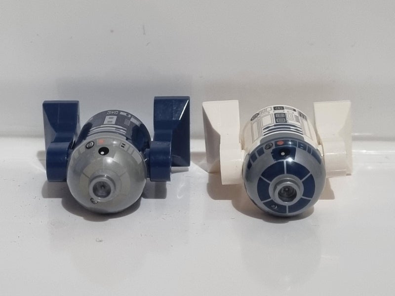 LEGO Star Wars 2x Astromerch Droids, R2-D2- 2 Minifigures - Very Good Condition Carousel 5