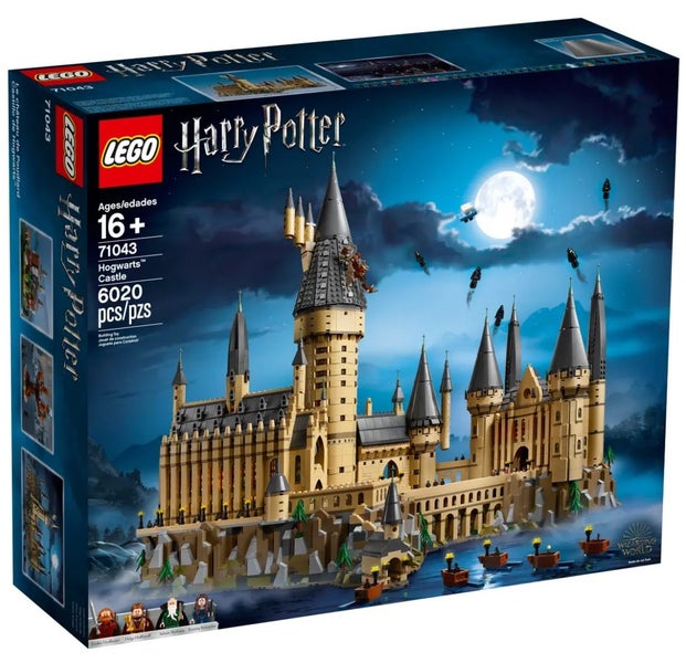 LEGO 71043 Harry Potter Hogwarts Castle Carousel 1