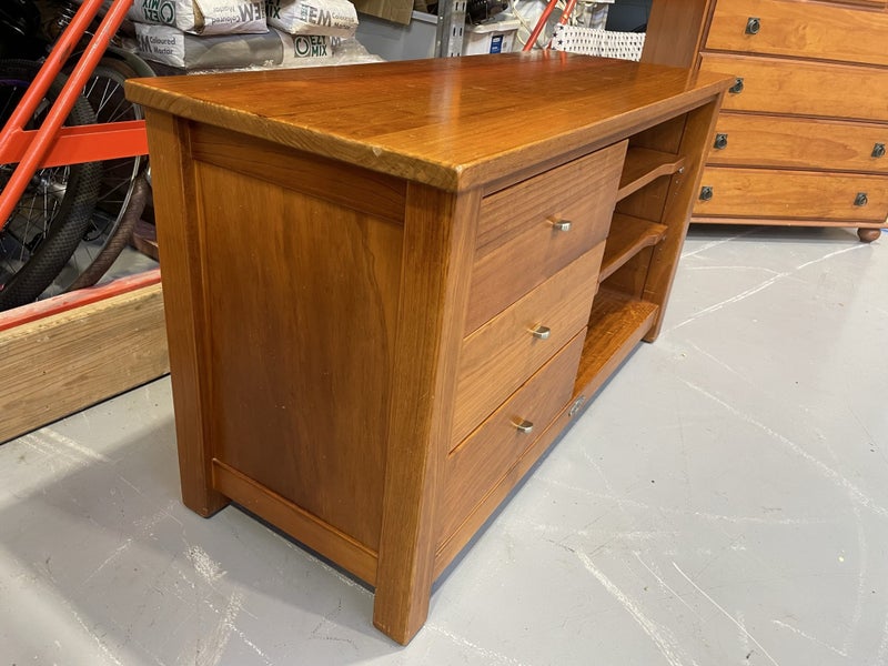 Television , TV cabinet. Pine Carousel 2