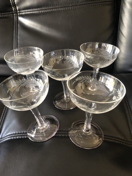 Hollow stemmed Champagne Glasses Carousel 2