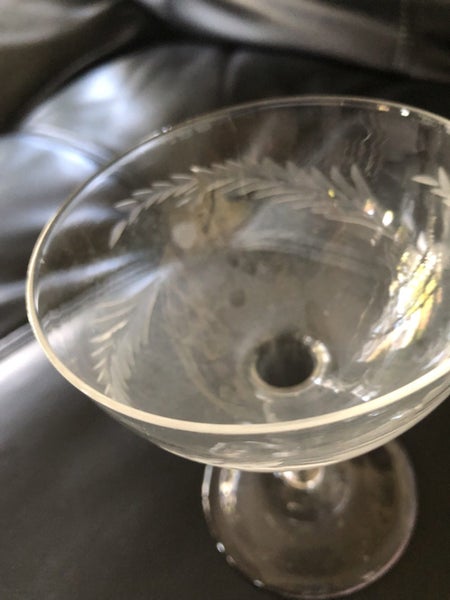 Hollow stemmed Champagne Glasses Carousel 4