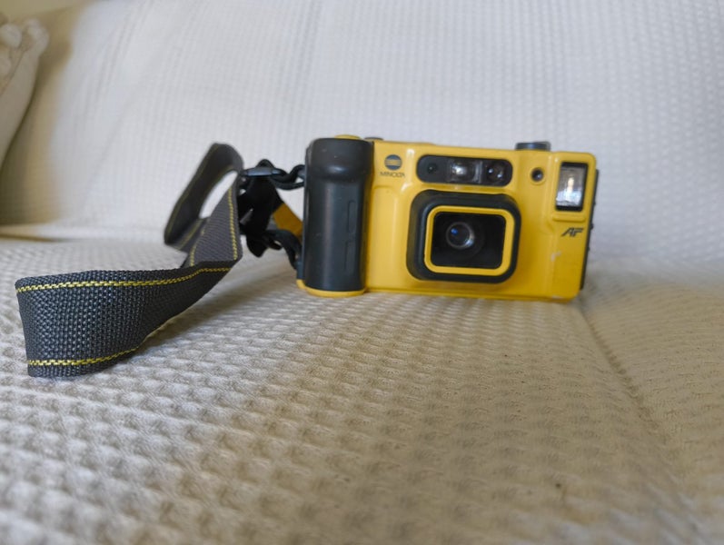 Minolta Weathermatic Camera Carousel 1