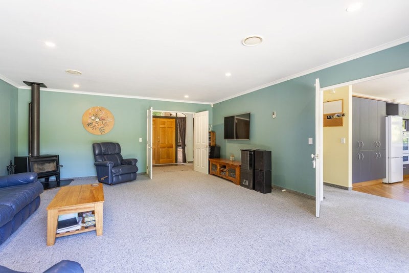 Image 2 of 20