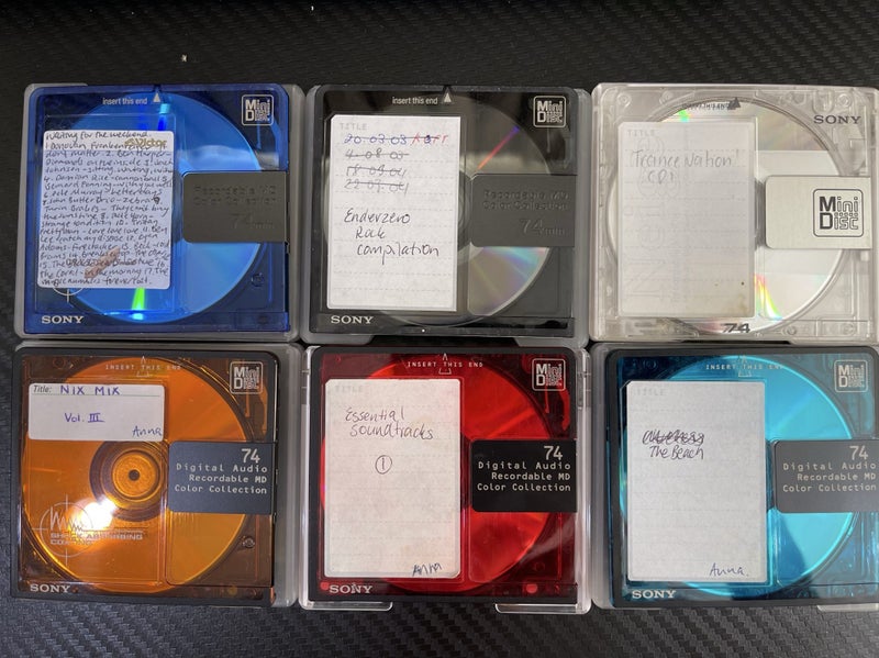 Sony color collection Shock Absorbing Minidiscs 74 minutes x 6 Carousel 1
